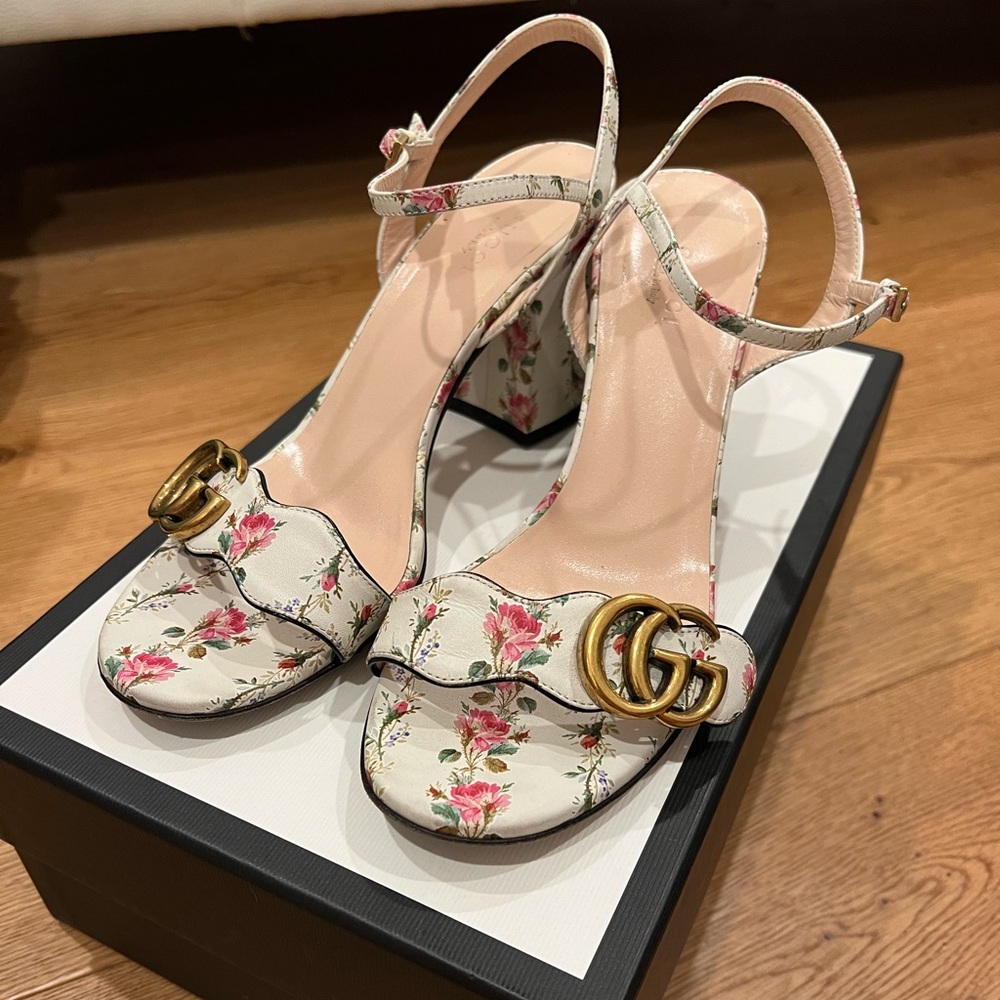 Gucci Marmont Leather Sandal - White Flowers